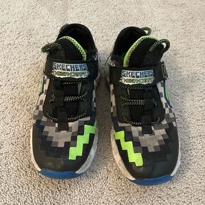 Boys size 3 sneakers